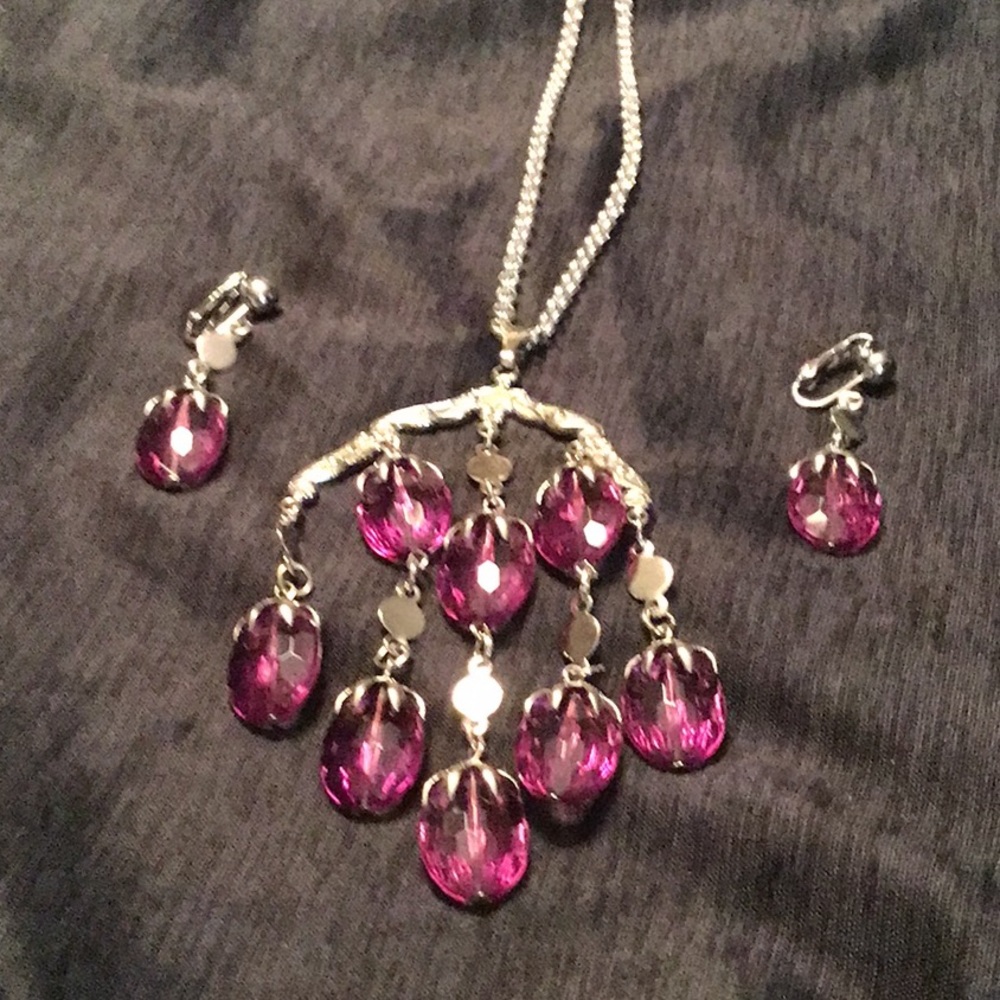 Vintage 1970’s Wisteria necklace and earrings